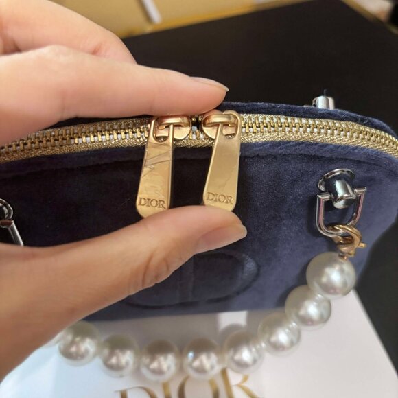 DIOR BLUE Velvet Pouch + The custom added chains - Picture 3 of 3